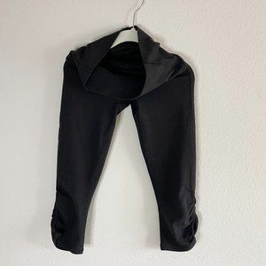 Ivivva Black Cropped Scrunched Bottom Mesh Triangle cutout at waist